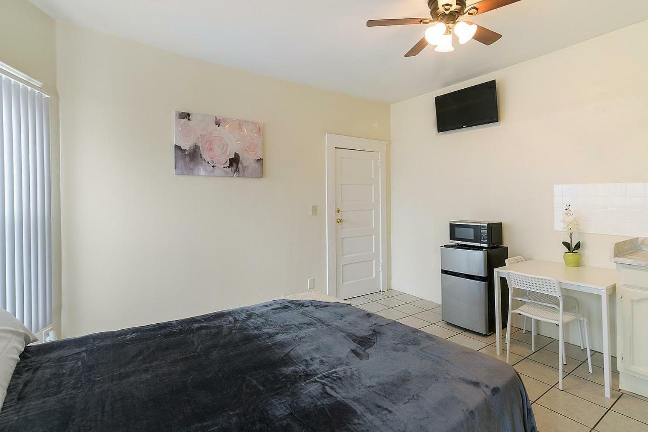 Albergue Pads On Pasadena Ave *